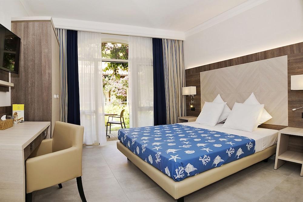 Tui Magic Life Calabria Hotel ปิซโซ ภายนอก รูปภาพ